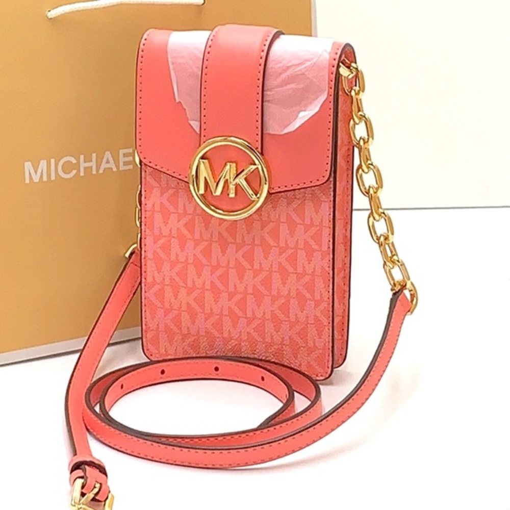 MICHAEL KORS CARMEN SMALL NORTH SOUTH PHONE XBODY GRAPEFRUIT SIGNATURE COLOR